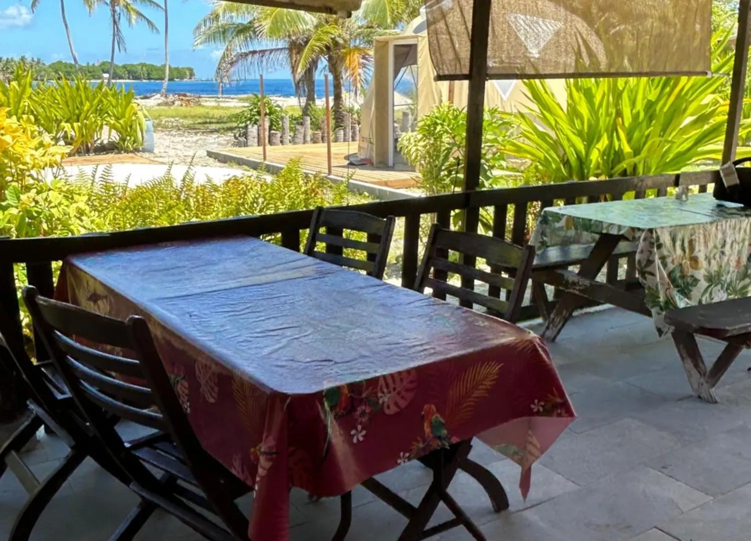 Dome Sur La Passe De Tiputa Hotel Rangiroa